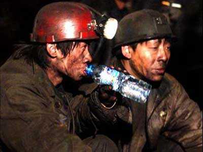 Cina: 13 minatori morti in un'esplosione