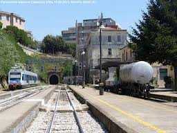 Lavoro: Sit In ex dipendenti Ferrovie Calabria a Catanzaro