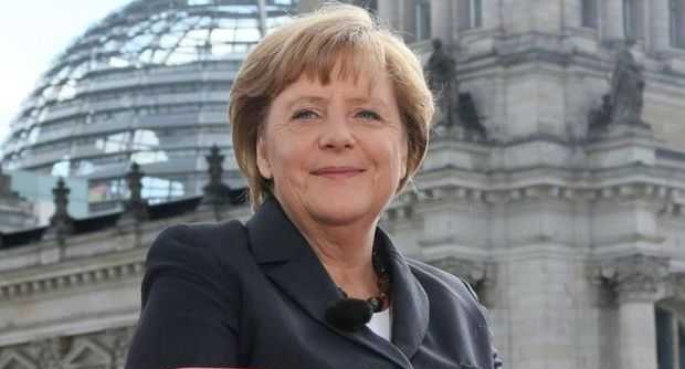 Merkel, sull'uscita della Grecia: "Attenzione alle parole"
