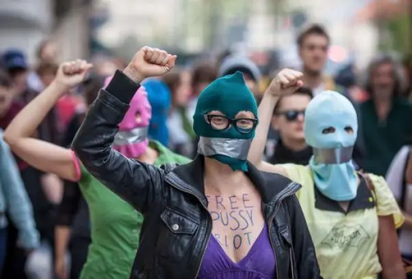 Caso Pussy Riot: attacco hacker al sito del tribunale