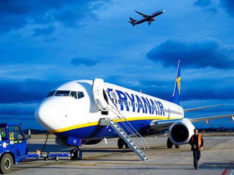 Ryanair: tre voli a corto di carburante in un solo giorno