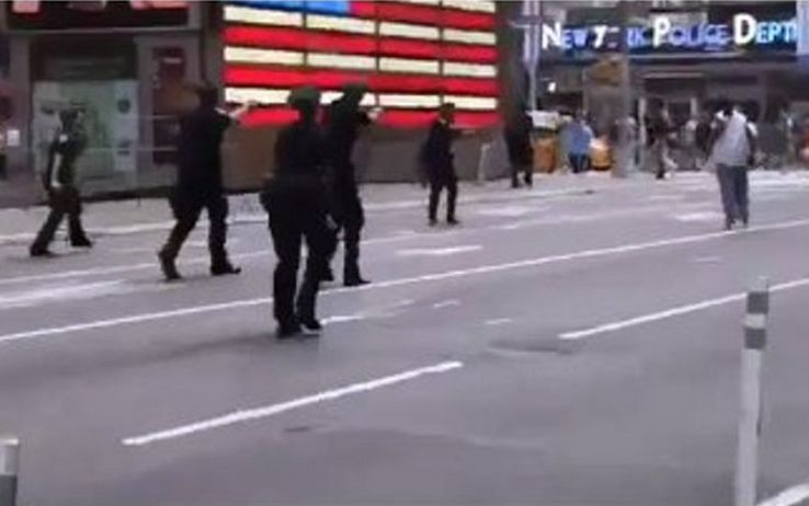 Sparatoria a Times Square, morto un uomo