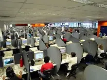 Lavoratori dei call center precari a vita, grazie a un comma del decreto Sviluppo