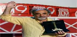 Haber bacia tutto il pubblico del Magna Graecia Film Festival,Montepaone-(Cz)