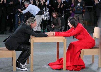 "Marina Abramovic - The Artist is Present", lo spettatore anche