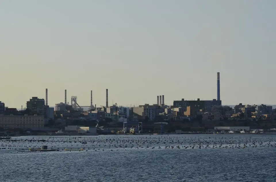 Taranto bloccata: l'ILVA divide la città