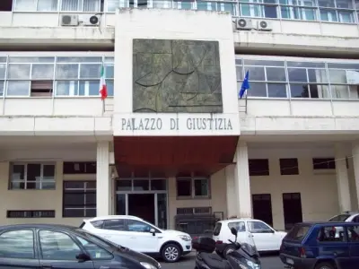 Giovani avvocati protestano contro la chiusura del tribunale di Rossano