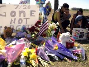 Strage di Denver: Obama incontra le famiglie delle vittime