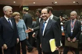 Al via il vertice di Bruxelles; la Germania apre allo scudo, ma con unione fiscale