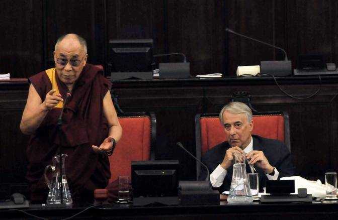 Il Dalai Lama in visita a Palazzo Marino