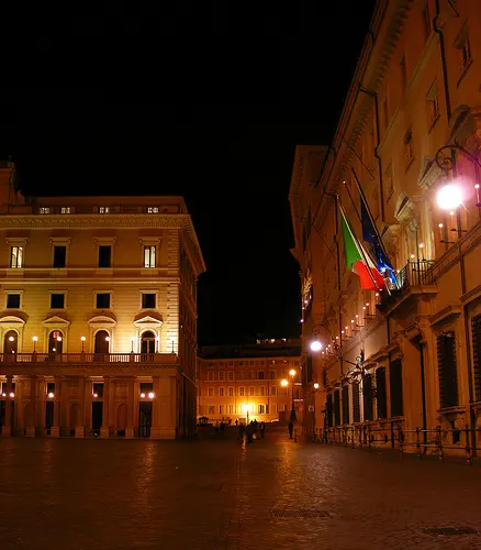 Terminato l'incontro di emergenza tra Monti e Alfano, Bersani e Casini. La nota di Palazzo Chigi