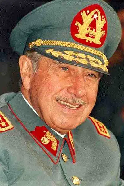 Cile: protesta per la proiezione di un documentario sul dittatore Augusto Pinochet