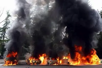 Germania: scontri al corteo dei neonazisti, 38 agenti feriti
