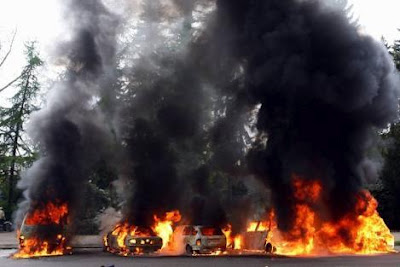 Germania: scontri al corteo dei neonazisti, 38 agenti feriti