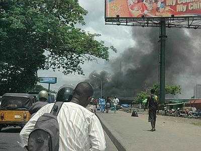 Nigeria: autobomba fuori una chiesa, 7 vittime, rientra a casa l'ingegnere italiano rapito