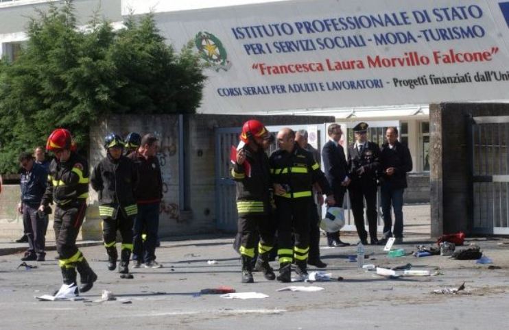 Attentato di Brindisi, nuova operazione a Pisa per una delle ragazze ferite