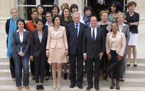 Francia:debutta il  governo Hollande, alla prova "rilancio industriale"