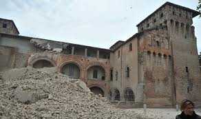 Foto, video, polemiche e petizioni: il terremoto in Emilia sotto la lente del web