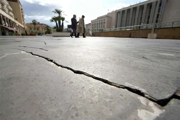 Ancora scosse: la terra non smette di tremare