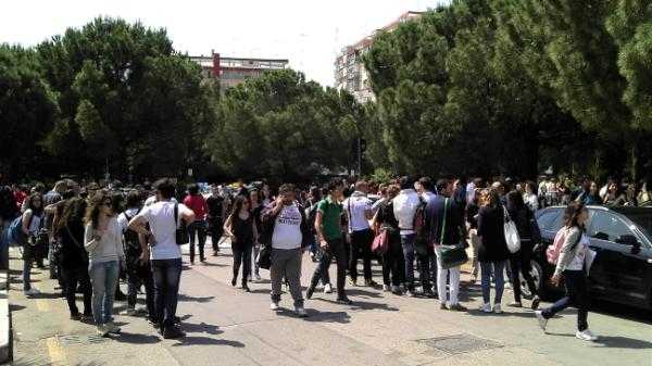 Allarme bomba: evacuato l'ateneo di Bari - In aggiornamento