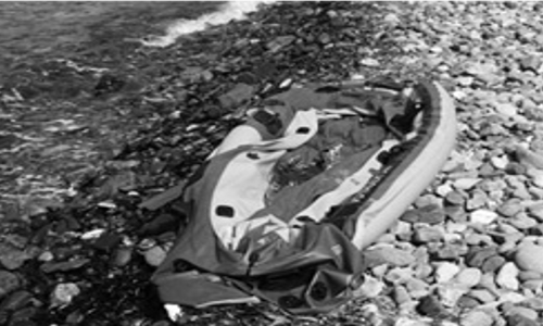 Dieci morti nel Canale di Sicilia, mentre l'Italia continua a violare la legge sui respingimenti