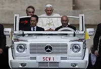 Vicenda Vaticano, si cercano i complici