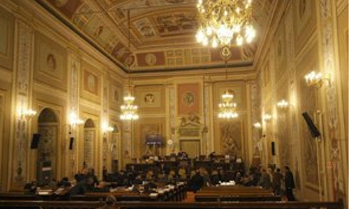 Regione, tagliati i buoni scolastici e socio-sanitari ma non i finanziamenti a papiri e zelanti