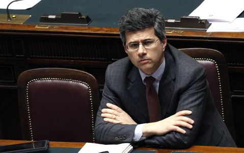 Frode fiscale, indagato il sottosegretario Zoppini. Si dimette