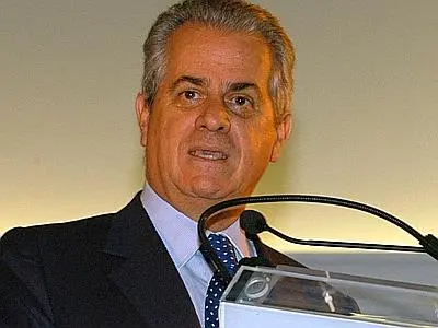 Dopo Adinolfi sarebbe toccato all'Onorevole Scajola da ministro sostenitore del nucleare