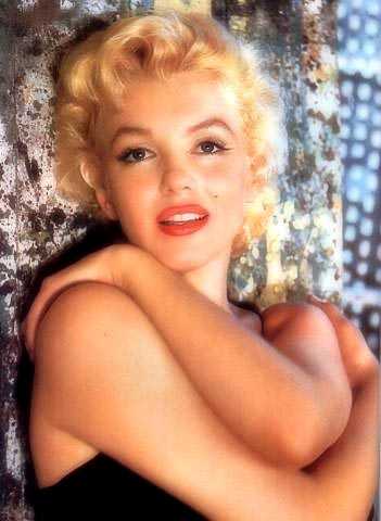 Marilyn Monroe fu uccisa? Tre studiosi italiani ne escludono il suicidio