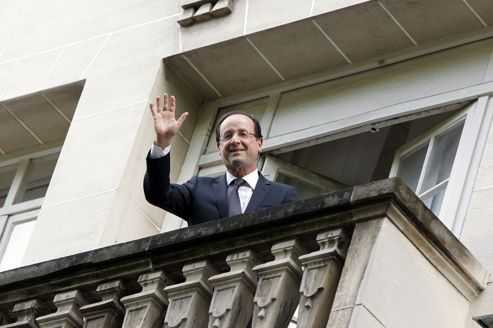 La Francia e il suo intenso day after elettorale:Sarkozy lascia la politica, Hollande è già lavoro