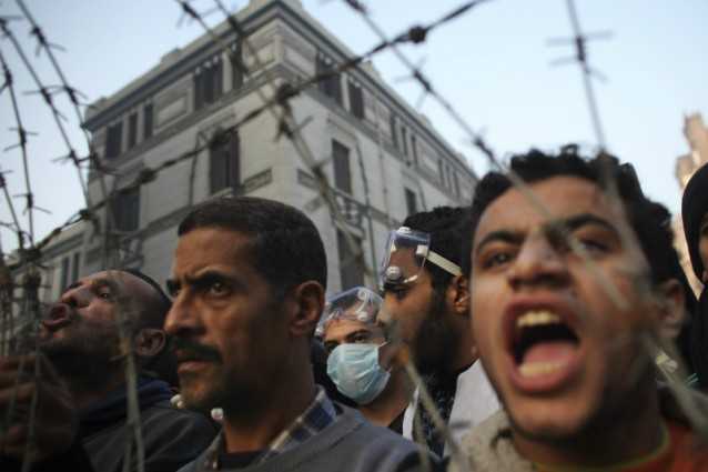 Violenti scontri in Egitto. Il popolo di piazza Tahrir contro il governo dei militari