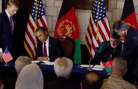Obama in Afghanistan. Attentato kamikaze nel centro di Kabul