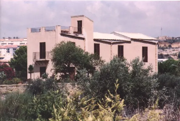 Il parco dimenticato. e' quello dedicato ad Agrigento a Luigi Pirandello. mancano i soldi