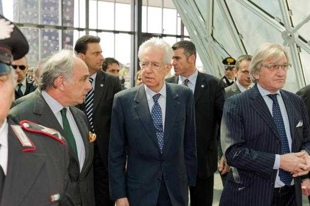 Salone del Mobile, visita di Mario Monti: "Un segno di speranza per l'Italia"