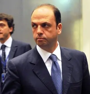 Alfano: Basta tasse per crescita, nostri sindaci non applicheranno Imu Bis