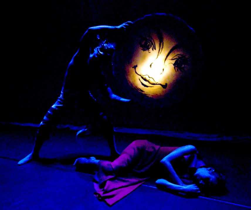 Al Verdi di Pisa "Sogno di una notte di mezza estate" per corpi e ombre chiude la stagione di danza