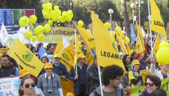 In piazza il 18 aprile contro i tagli alle rinnovabili