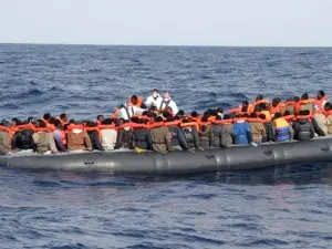 Lampedusa, soccorso gommone con 48 immigrati a bordo