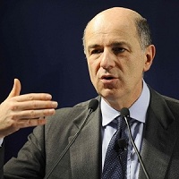 Passera ribadisce: "2012 anno in recessione"