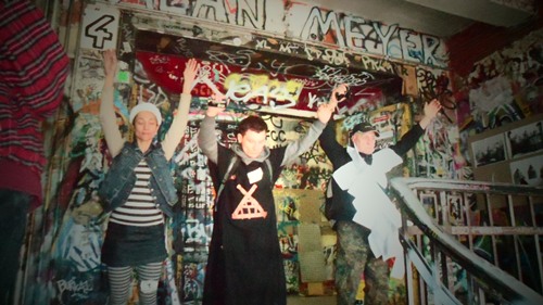 La primavera del Kunstahaus Tacheles. Dopo 48 ore di assedio la galleria berlinese riapre le porte