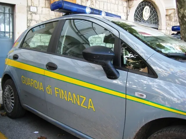 Napoli, blitz della Finanza: In manette 16 giudici tributari