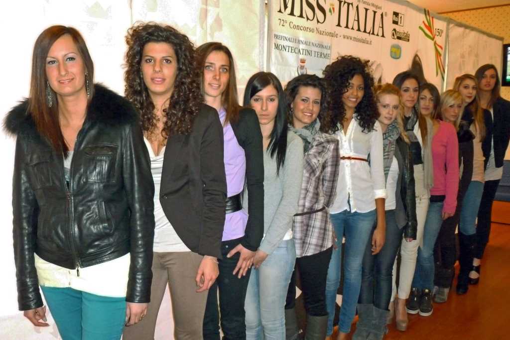 Miss Italia riparte : Decine di ragazze al casting tenutosi a Vinovo