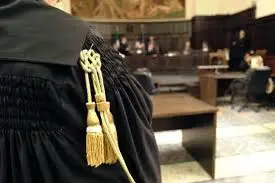 Aspiranti avvocati accusati di copiare
