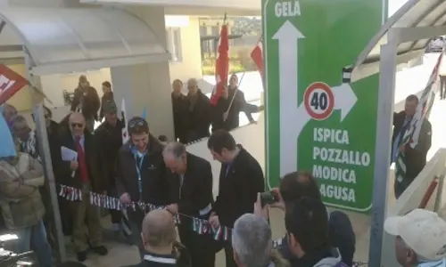 Aperta l'autostrada Siracusa-Gela. Ma solo simbolicamente