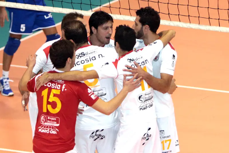 Volley B2M: la Pallavolo Messina continua a correre, 0-3 a Cosenza [FOTOGALLERY]