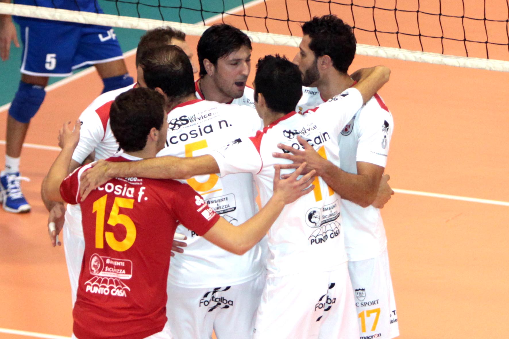 Volley B2M: la Pallavolo Messina continua a correre, 0-3 a Cosenza [FOTOGALLERY]