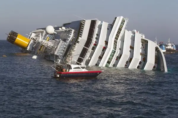 Costa Concordia, stop alle ricerche dei dispersi le indagini proseguono