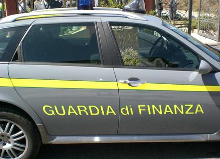 Operazione della Gdf, sequestrati beni per 540mila euro