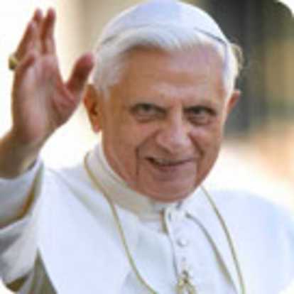 Benedetto XVI: "Mai più tragedie in nome dell'odio razziale e religioso"